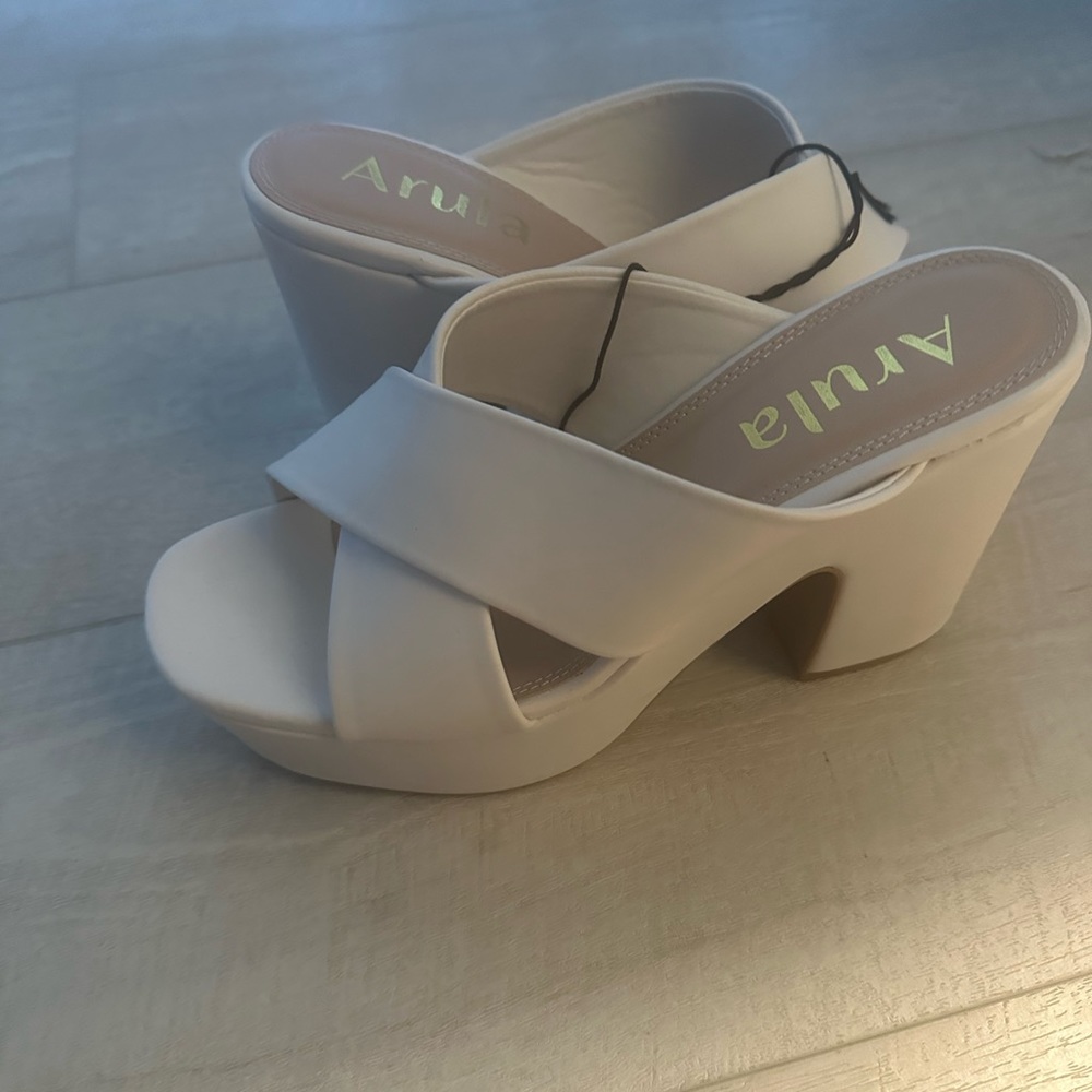 SANDAL HEELS BRAND NEW